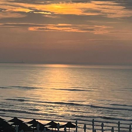 Royal Sea View Design Promenada 3 Apartment Năvodari Екстериор снимка